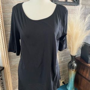 NWT women’s Medium black t shirt